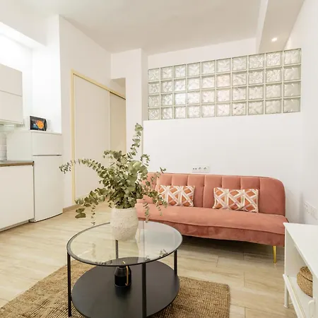 Isg Encantador Estudio En Alameda De Hercules セビリア