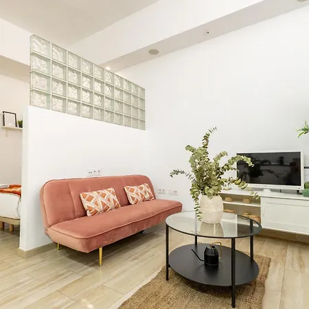 Isg Encantador Estudio En Alameda De Hercules セビリア