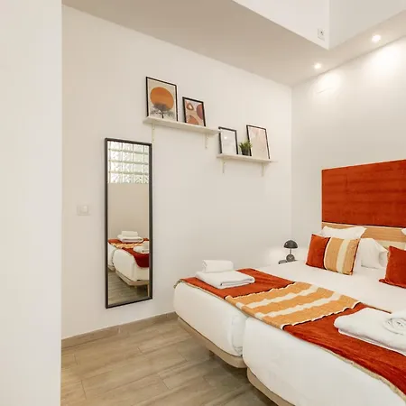 Isg Encantador Estudio En Alameda De Hercules セビリア