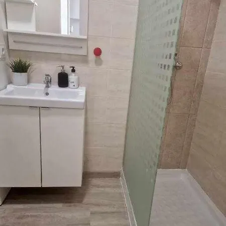 Encantador Estudio En Alameda De Hércules Apartamento